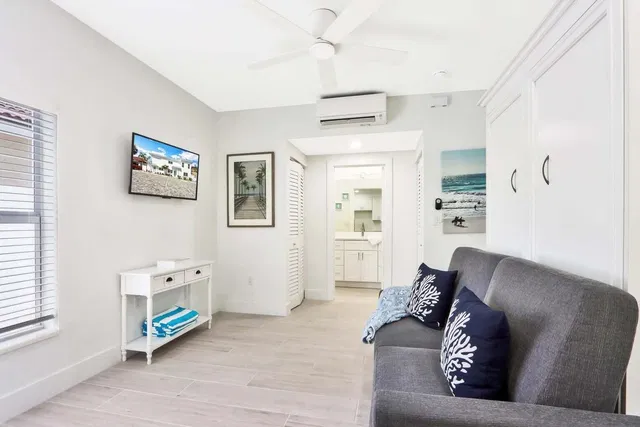 Palm Beach Shores Residence photo 20