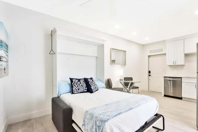Palm Beach Shores Residence photo 25