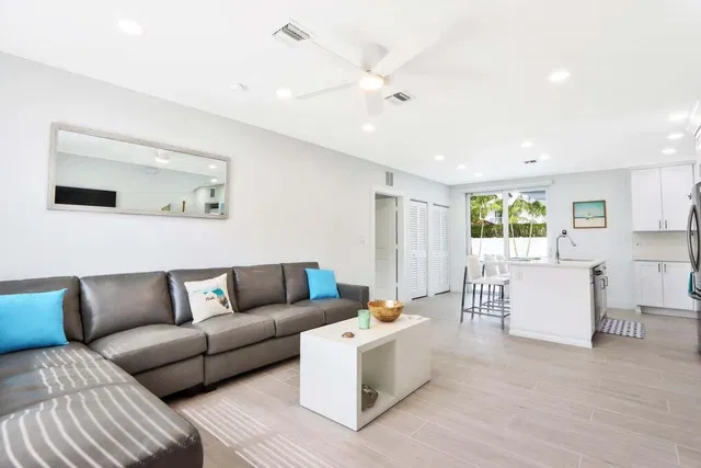 Palm Beach Shores Residence photo 27