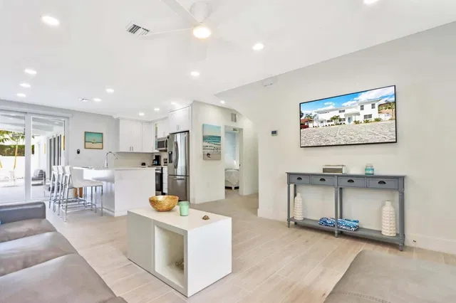 Palm Beach Shores Residence photo 30