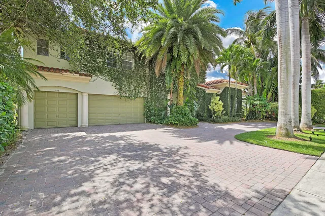 Residence photo 3
