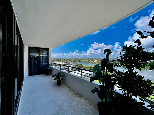 3589 S Ocean Boulevard #Ph14