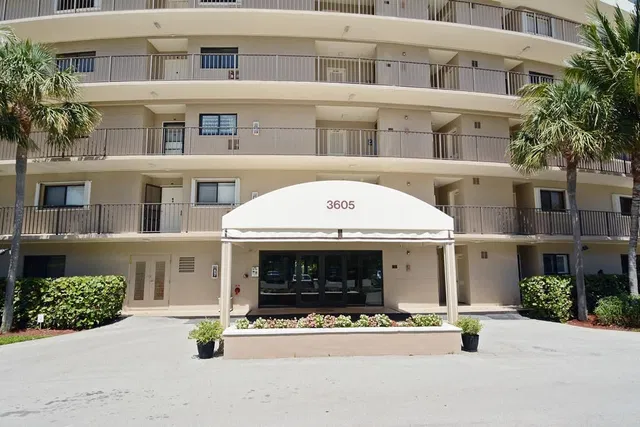 3605 S Ocean Boulevard #304