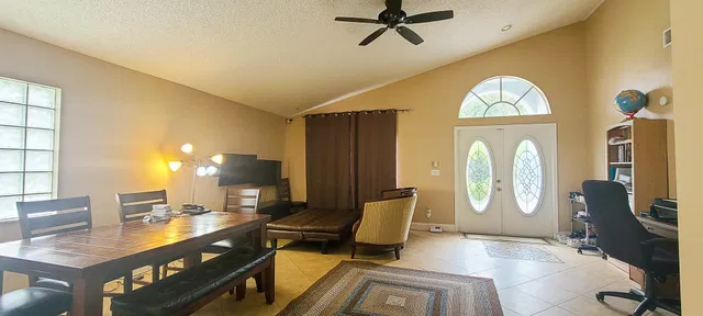  Residence photo 6