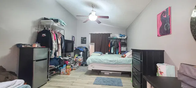  Residence photo 9