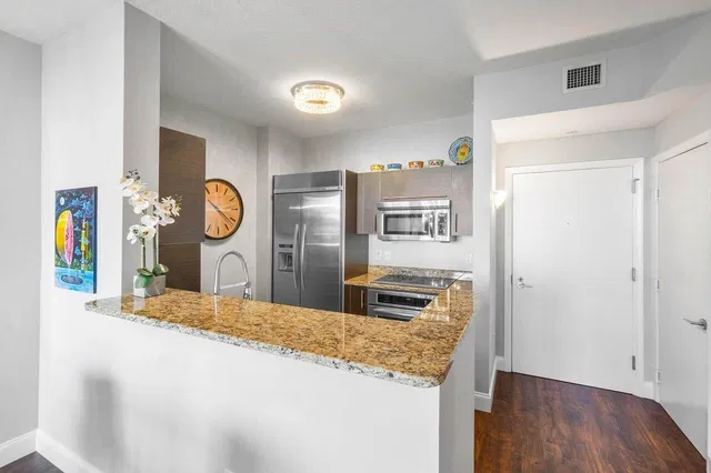 CityPlace South Tower Unit 825 photo 12