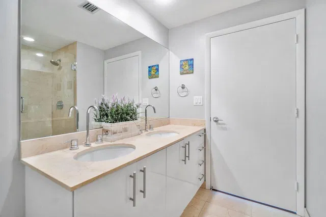 CityPlace South Tower Unit 825 photo 19