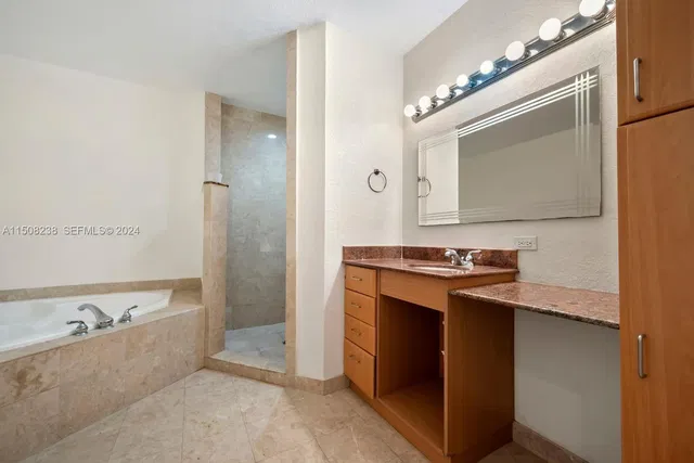 Unit 409 photo 5