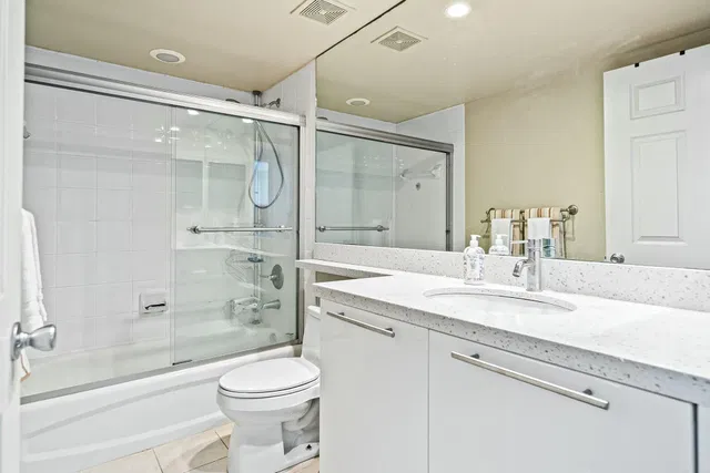 The Tower Condominium at Cityplace Unit 907 photo 9