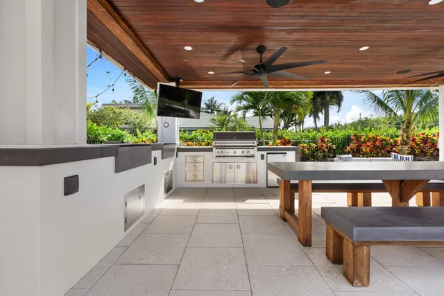 Boca Bath & Tennis Residence photo 4