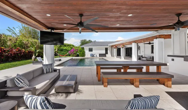 Boca Bath & Tennis Residence photo 5