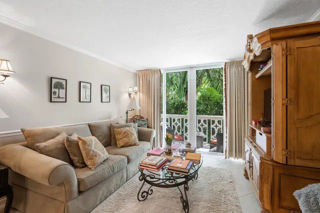 227 Brazilian Avenue #2-B