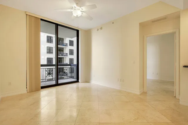 Two City Plaza Unit 1014 photo 9