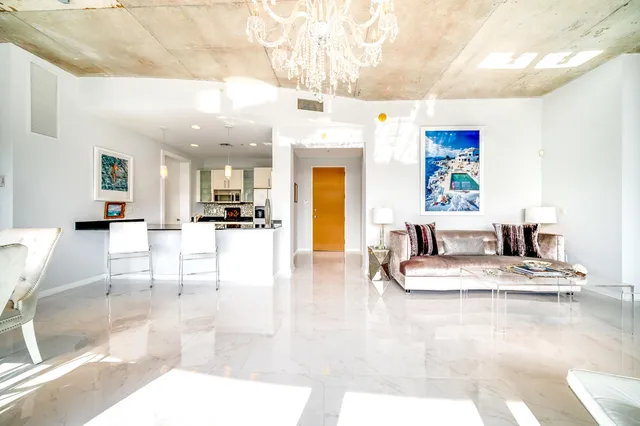 The Meridian Unit 305 photo 4