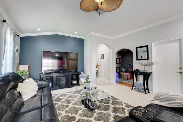 Residence photo 5