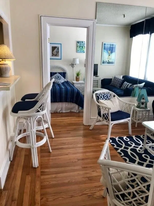 235 Sunrise Avenue #3205