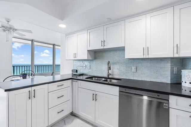 Corniche Singer Island Unit 1901 photo 7