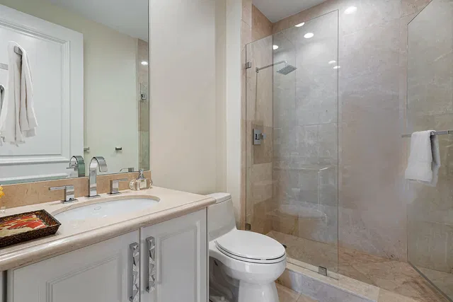 Bellaria Condos Palm Beach Unit 402 photo 9
