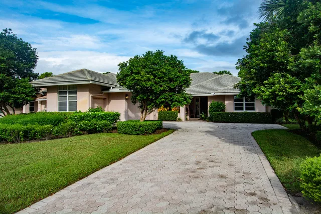 Willoughby Golf Club Residence photo 2