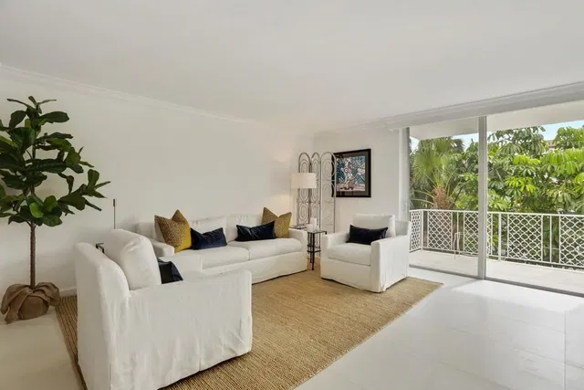 354 Chilean Avenue #3-B
