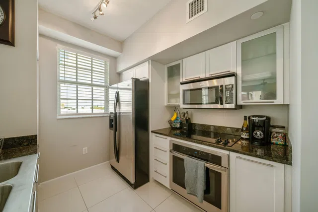 The Astor Unit 505 photo 5
