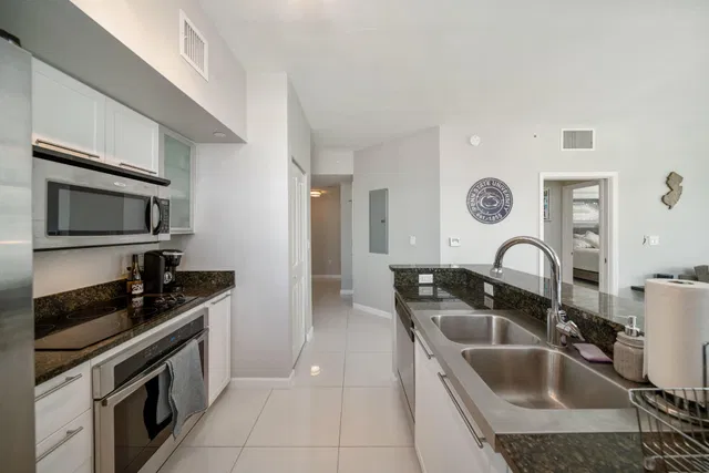 The Astor Unit 505 photo 6