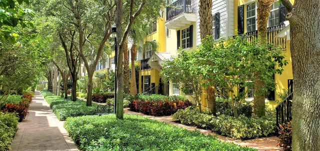 Magnolia Court Residence photo 2