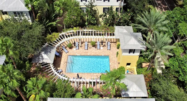 Magnolia Court Residence photo 3