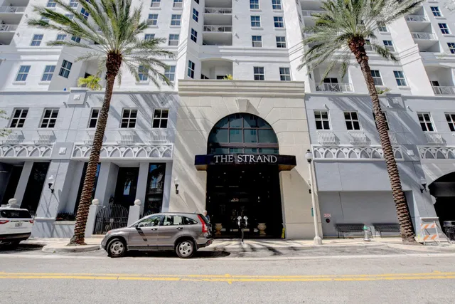 The Strand Unit 310 photo 2
