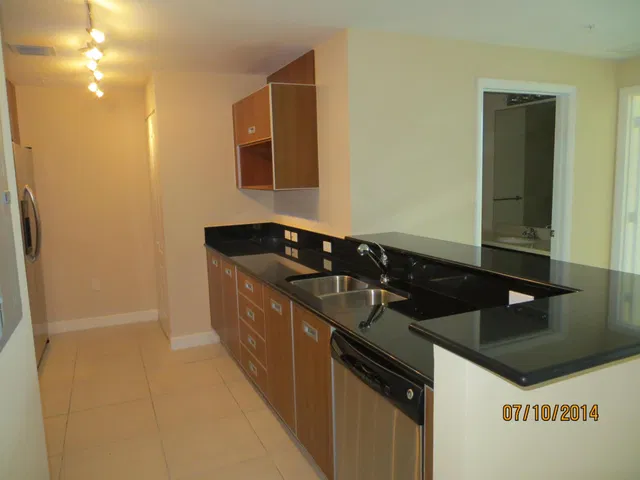 The Whitney Unit 407 photo 2