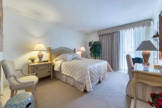 Winthrop House Condos Unit 602 photo 20