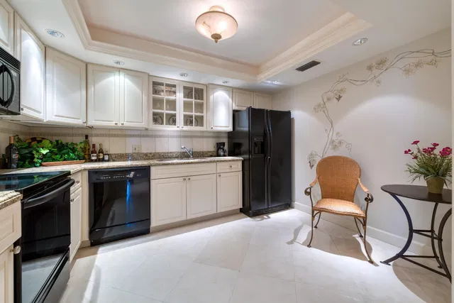 Winthrop House Condos Unit 602 photo 23