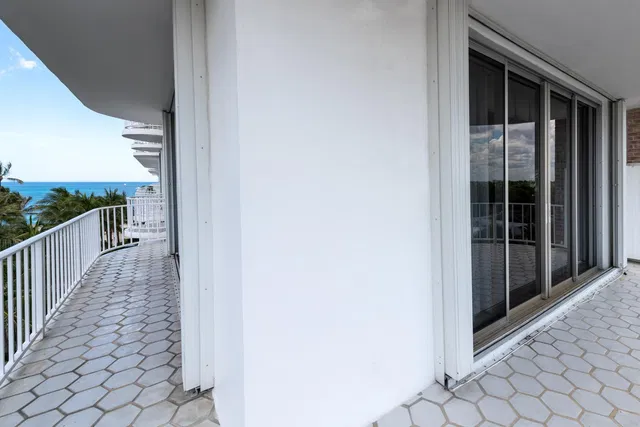 Winthrop House Condos Unit 602 photo 27