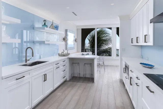 Dunster House Palm Beach Unit 5a photo 7
