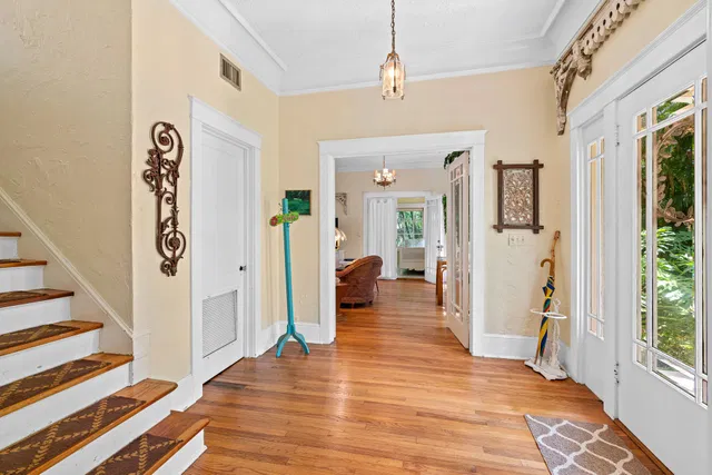 Residence photo 2