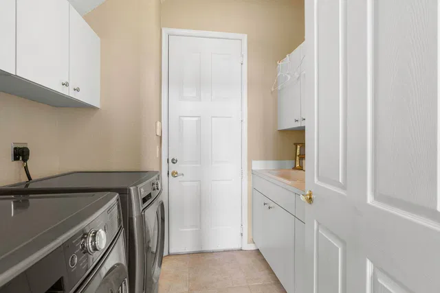 Residence photo 12