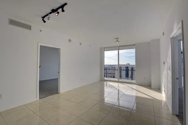 CityPlace South Tower Unit 1120 photo 5