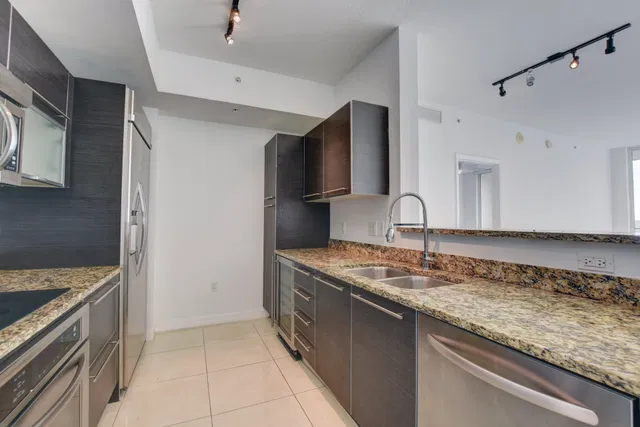 CityPlace South Tower Unit 1120 photo 9