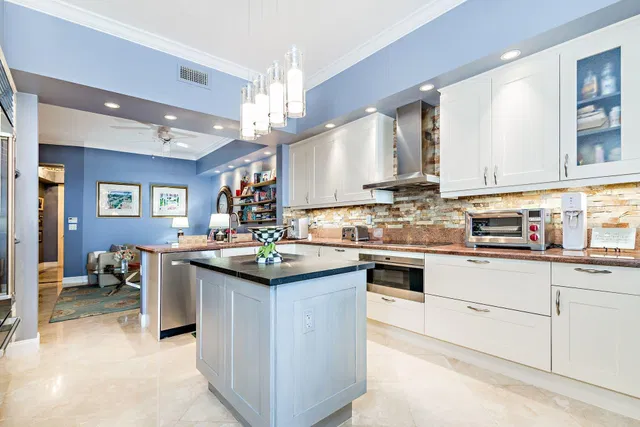 Esplanade Grande Unit 1102 photo 2