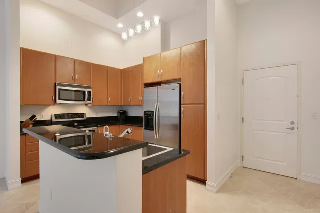 Two City Plaza Unit 216 photo 2