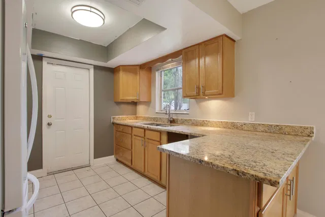  Residence photo 8