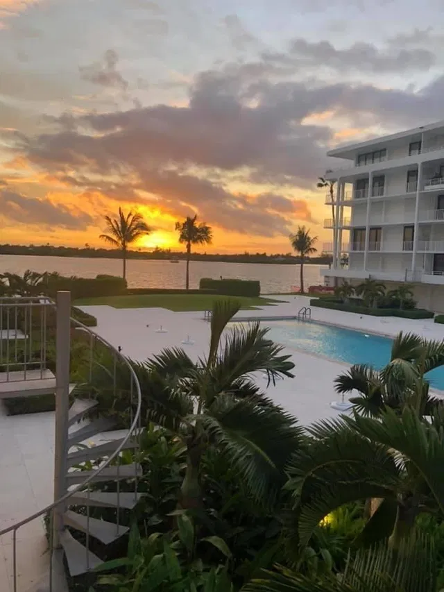 2784 S Ocean Boulevard #105s