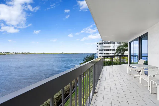 2778 S Ocean Boulevard #208n