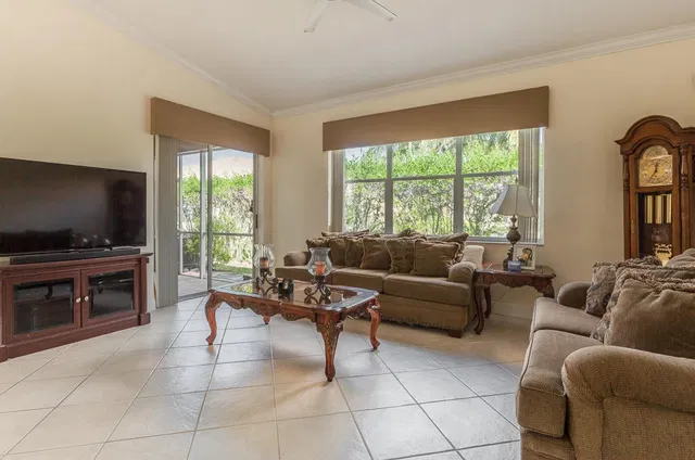 Residence photo 4