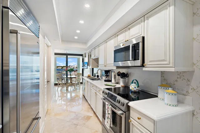 Waterview Towers Unit 506 photo 5