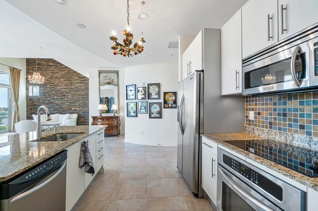 The Meridian Unit 401 photo 7