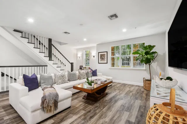 Magnolia Court Residence photo 2
