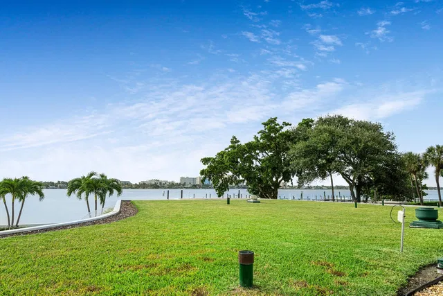Palm Beach Biltmore Unit 104 photo 7