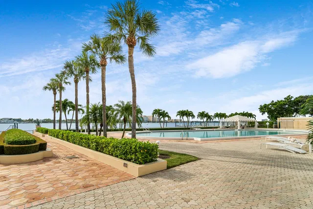 Palm Beach Biltmore Unit 104 photo 9