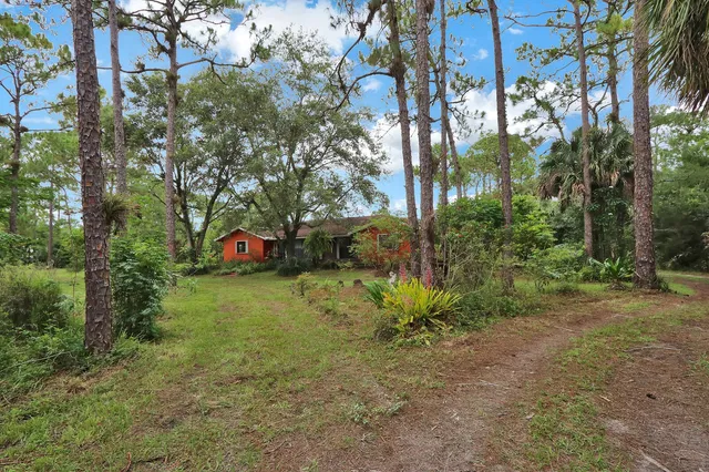 Residence photo 3